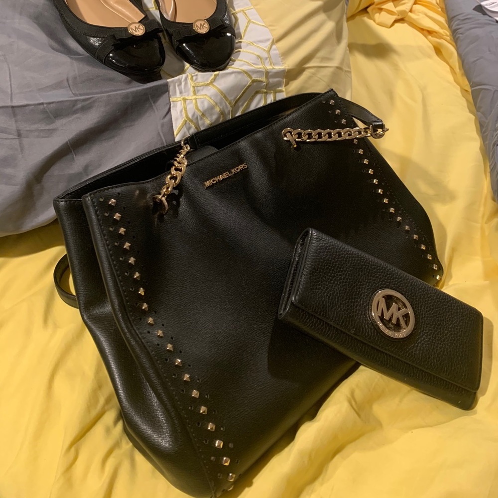 Micheal Kors Purse,matching wallet and 71/2